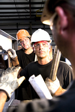 immagine di lavoratori formati in sicurezza sul lavoro